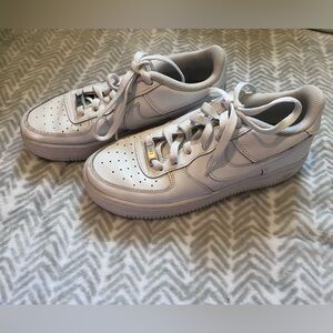 NIKE Air Force 1’s